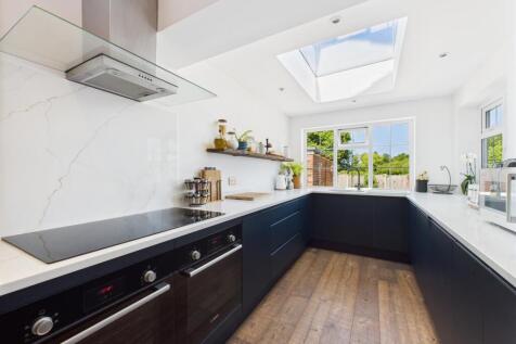 High Specification Fitted Breakfast Kitchen