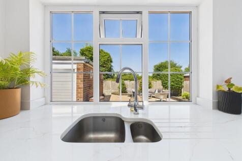 High Specification Fitted Breakfast Kitchen