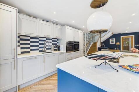 Kitchen/Dining Area