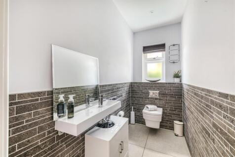 Large Fitted Guest Cloakroom