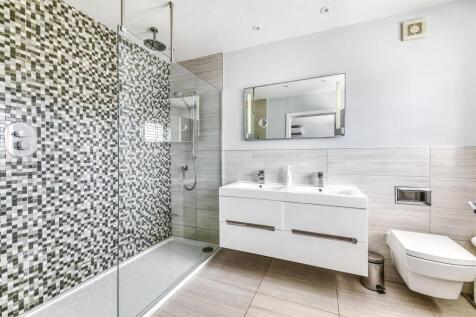 Superbly Appointed En-Suite Shower Room