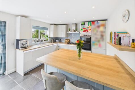 Quality Fitted Kitchen
