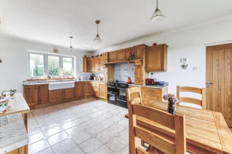 Beautiful Bespoke Fitted Kitchen