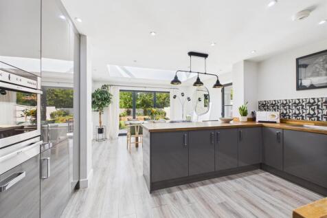 Living/Dining Kitchen