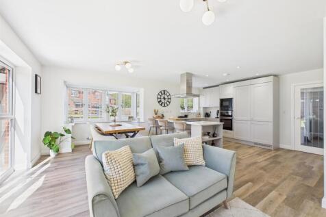 Stunning Open Plan Living Ktchen