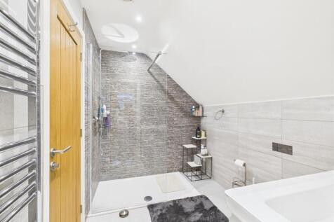 Jack &amp; Jill Shower Room