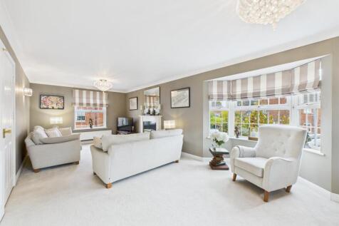 Fabulous First Floor Lounge