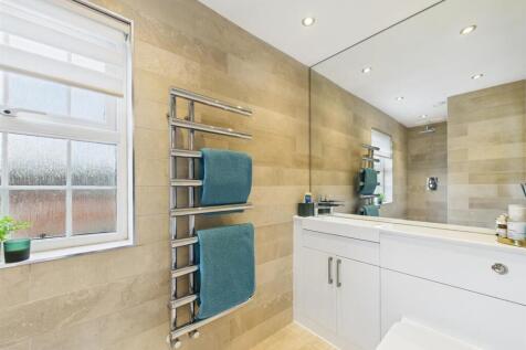 Superbly Appointed Shower Room
