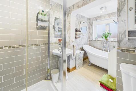 Beautifully Appointed Bathroom