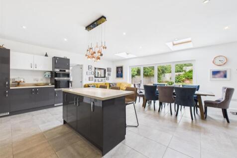 Superb Living Kitchen