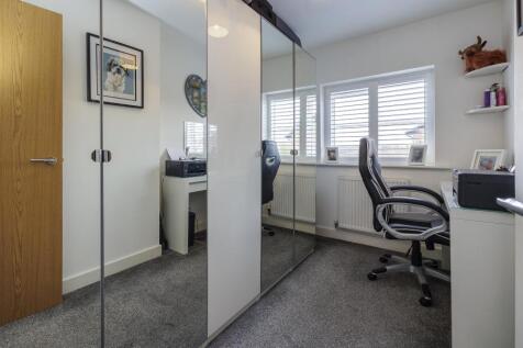 12 Franklyn drive-34