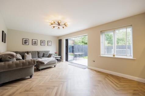 15 Heath close-23