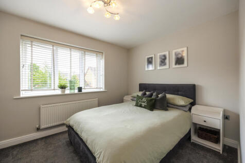 15 Heath close-44