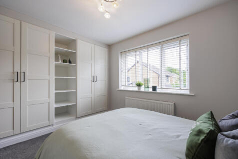 15 Heath close-46