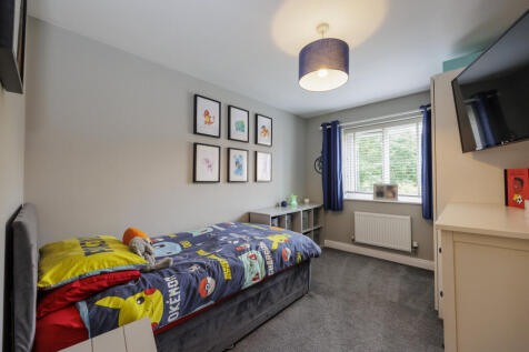 15 Heath close-42