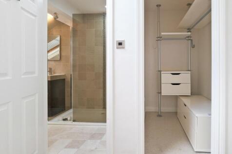 En Suite / Closet
