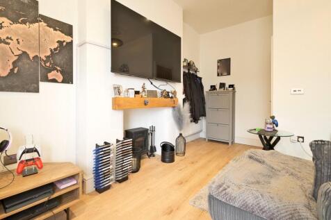 Flat 1