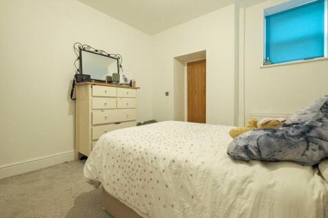 Flat 1, 1