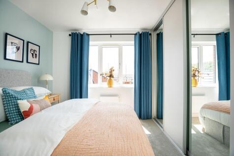 There&#39;s space for storage in bedroom 2
