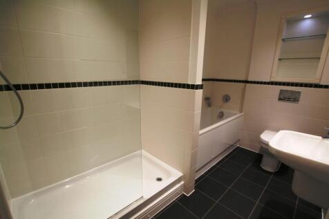 doughtycourt,9ensuite.JPG