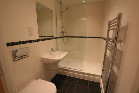 doughtycourt,9showerroom.JPG