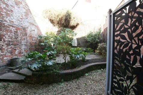 edgarstreet,10garden.JPG