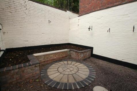 barbroad,11flat2courtyard.JPG