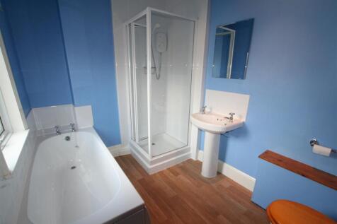 colehill,28bathroom.JPG
