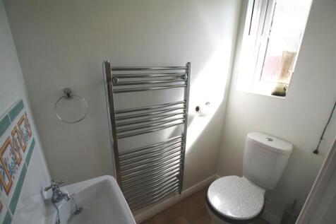 kinordclose,2cloakroom.JPG