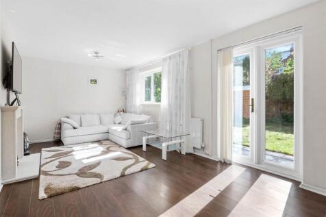 24 Camp Hill Avenue - Living room (brochure).jpg