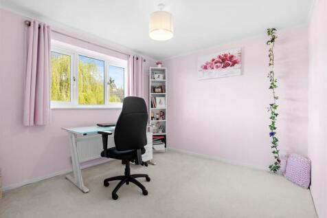 24 Camp Hill Avenue - Bedroom 2.jpg
