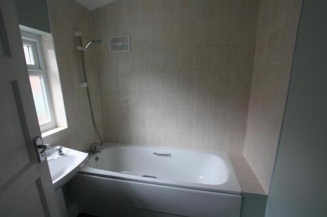 greenhillplace,1newbathroom.JPG
