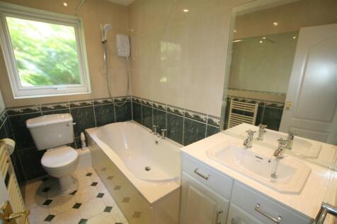 leasoweclose,2bathroom.JPG