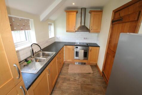 St James Cl,3 Kitchen.JPG
