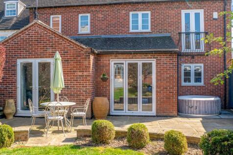 10 Mantlecroft Drive WEB PH-18.jpg