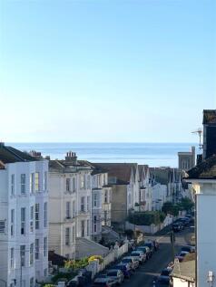 Flat 11 Sea View.jpg