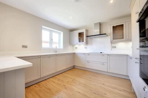 Kitchen 1.jpeg