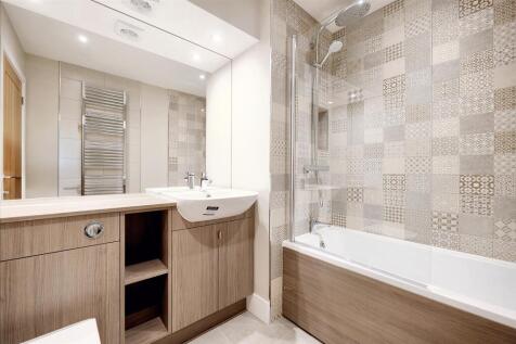 Main Bathroom.jpg
