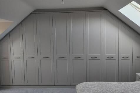 Bedroom 1 - wardrobes.jpg