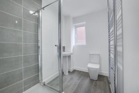 Plot 50 Ensuite.jpeg