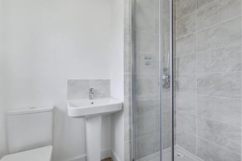Plot 38 - Ensuite.jpeg
