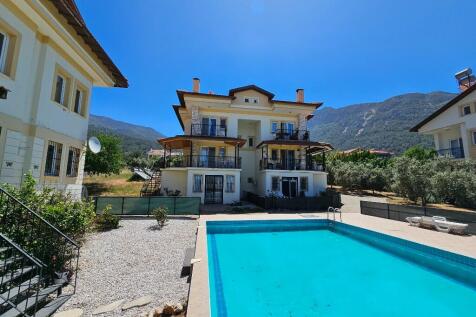 Pool to the front