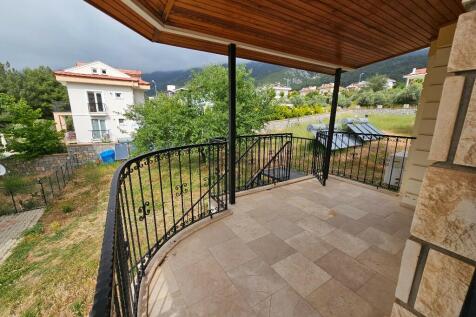 Large Balcony