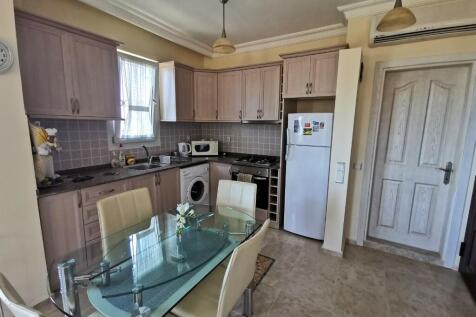 Kitchen dining