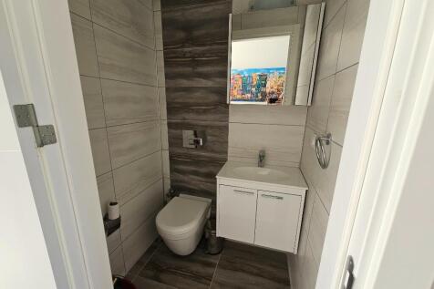 Ground Flr WC