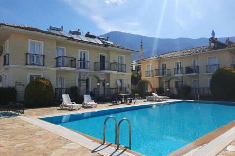 Complex with pool