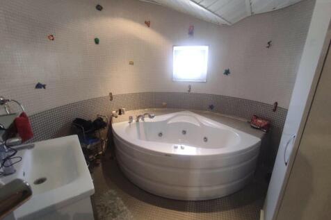 Master En-suite