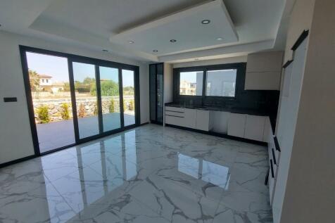 Kitchen Dining area