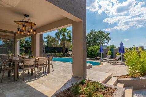 Covered terrace