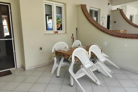 Front Terrace Balcon